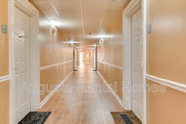 Building Photo - 1425 Lee Beard Way