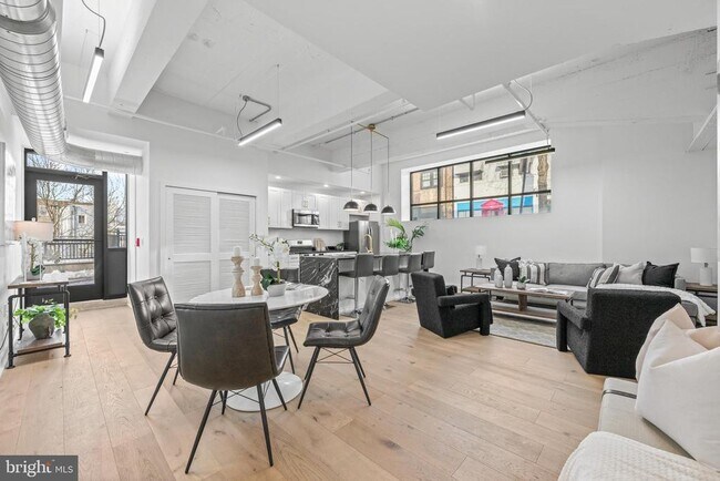 Foto del edificio - 36 N Narberth Ave