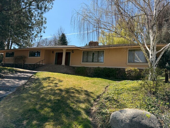 Foto del edificio - Beautiful home in Southwest Reno's Lake Ridge Shores East!