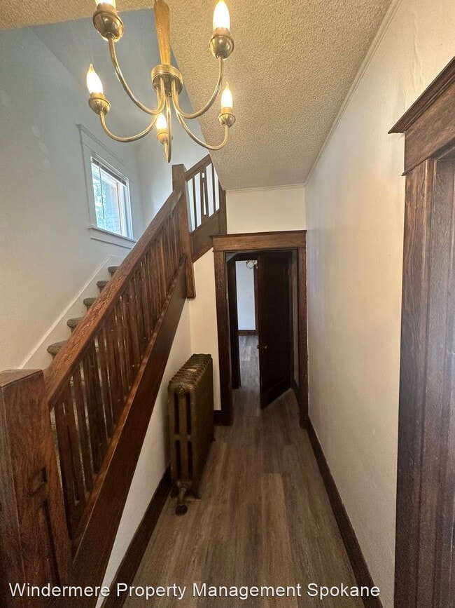 Building Photo - 4 br, 2 bath House - 1703 E 9th Ave