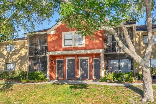Building Photo - Remodeled 2/2 Waterfront Condo