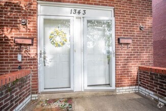 Building Photo - 1343 Woodland Dr