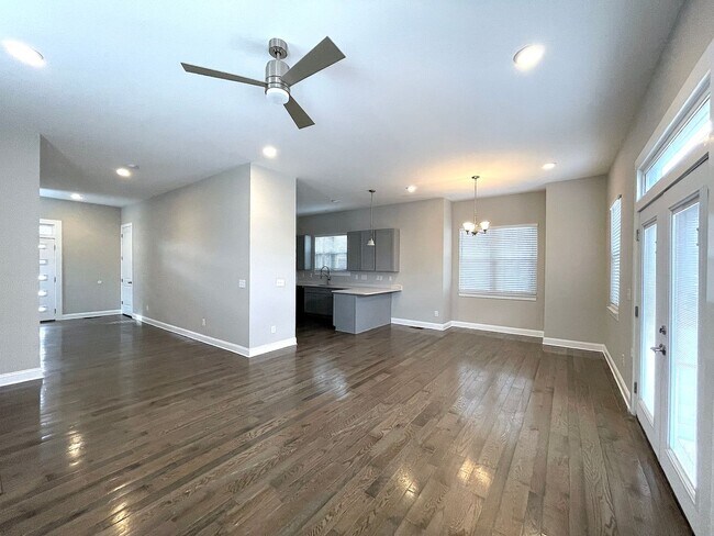 Building Photo - Great Modern Home near Downtown Durham!