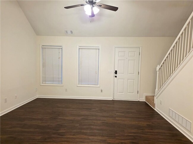 Building Photo - 172 Stoneforest Dr