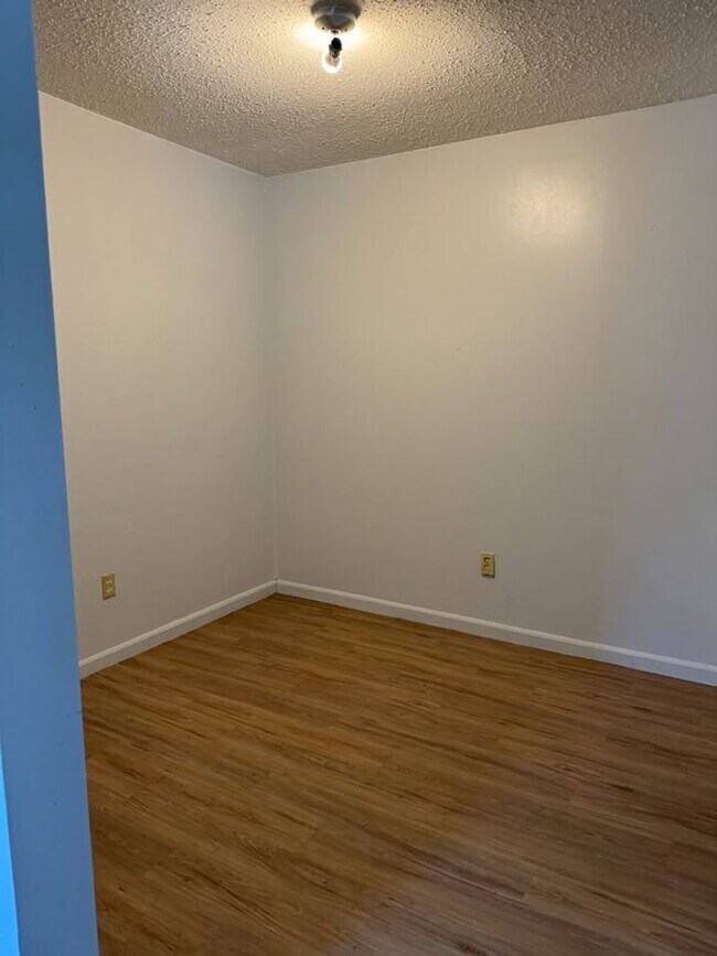 Foto del edificio - 1600 N Lane UNIT A