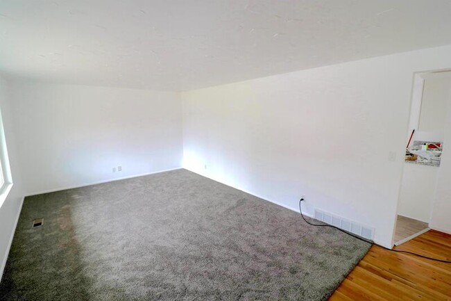 Building Photo - 8068 Bryce Dr