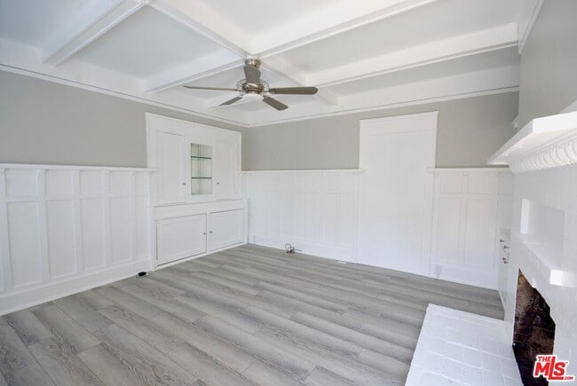 Building Photo - 1366 Riviera Ave