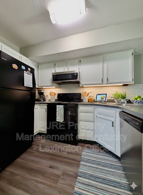 Building Photo - 234 Mousas Way