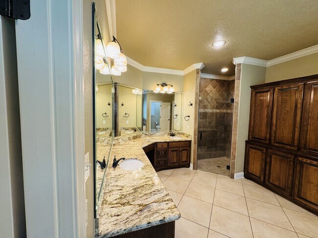 Foto del edificio - 4155 Pinehurst Dr