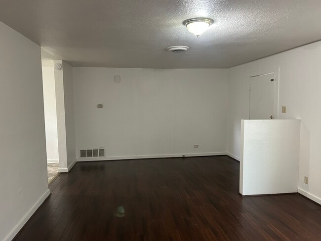 Foto del edificio - 1525 Harley Dr