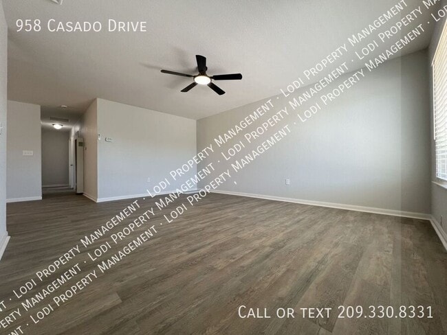 Foto del edificio - 958 Casado Dr