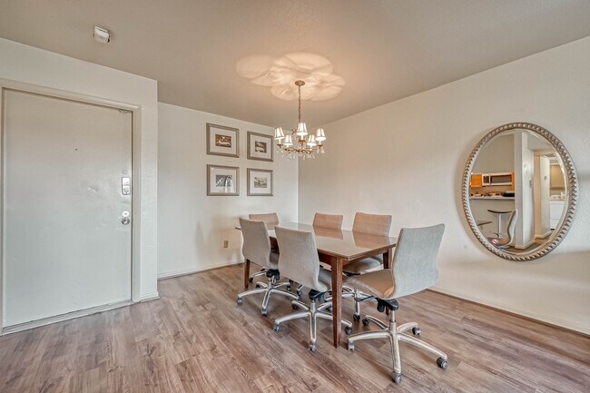 Building Photo - 8433 Hearth Dr