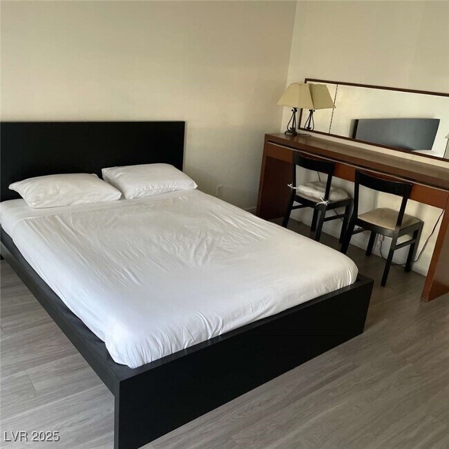 Foto del edificio - 4650 Koval Ln