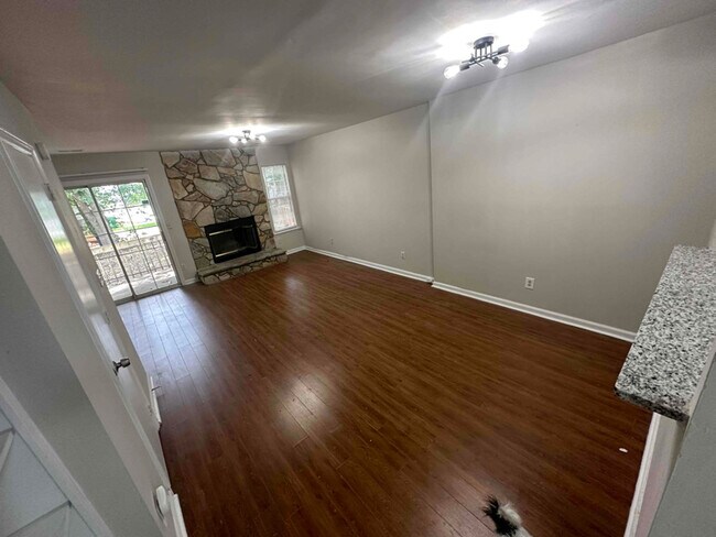 Foto del edificio - 6356 Windsor Gate Ln
