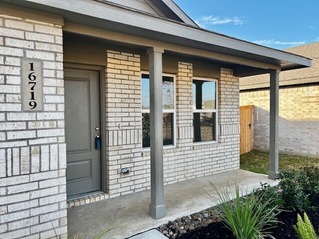 Foto del edificio - 16719 Rolling Pasture Ln