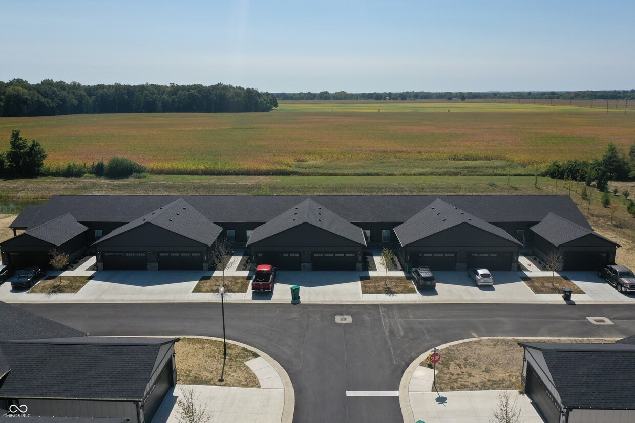 Primary Photo - 1915 Chambers Dr