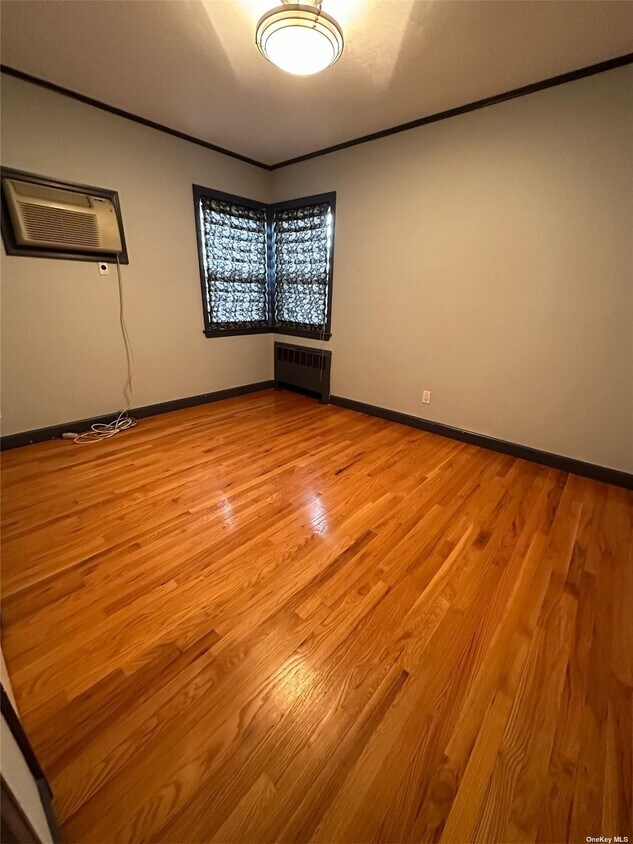 Foto del edificio - 807 Leonard Blvd
