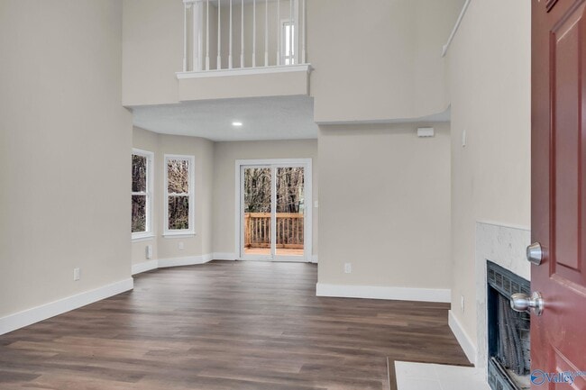 Building Photo - 213 Rebecca Pines Dr