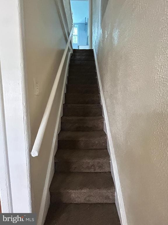 Building Photo - 5622 Appletree St