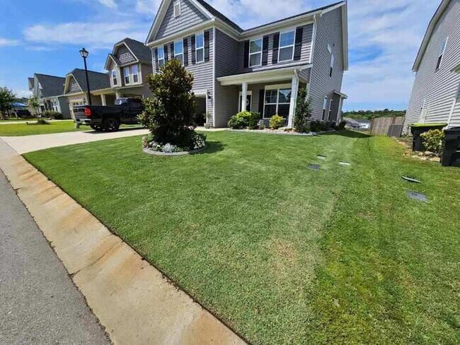 Building Photo - Chapin Home for rent