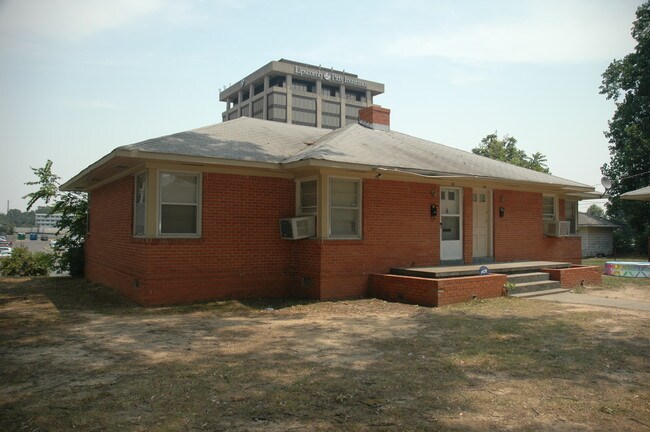 Building Photo - 38-48 Bingham Ave