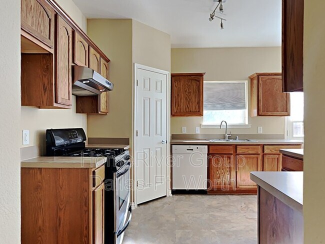 Foto del edificio - 905 Whisper Ln