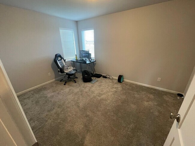 Foto del edificio - 2 bed / 2.5 bath townhouse in Fitchburg