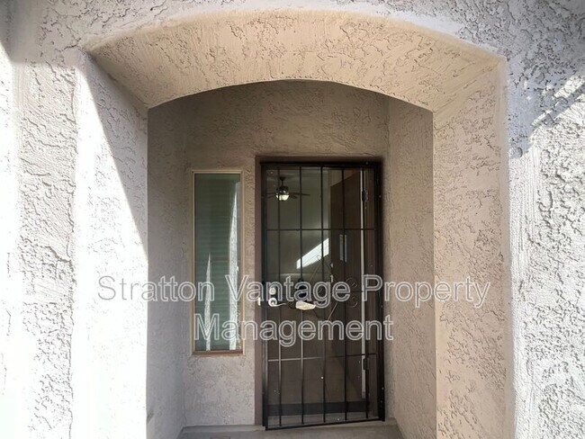 Foto del edificio - 2134 W Le Marche Ave