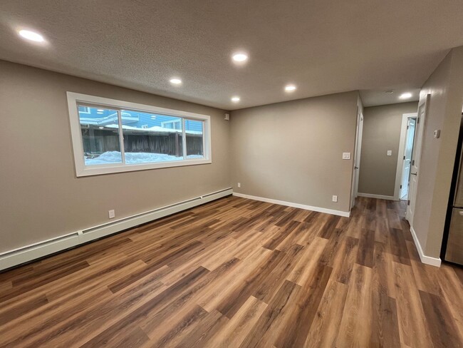 Building Photo - Remodeled 2 Bedroom in Third Addition