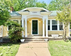 Building Photo - 1201 E Lamar St