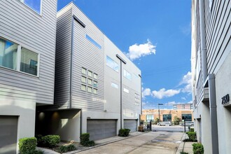 Building Photo - 2356 Commerce St