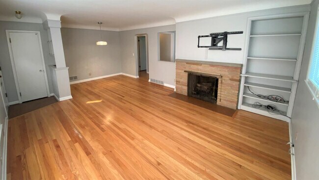 Foto del edificio - 1510 Woodland Dr