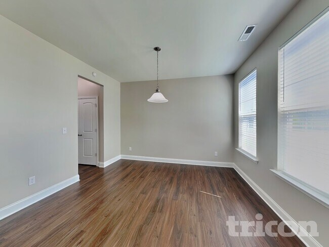 Foto del edificio - 140 Ashberry Ln