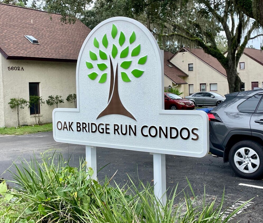 2 BEDROOM 1 BATHROOM CONDOMINIUM IN OAK BR... - 2 BEDROOM 1 BATHROOM CONDOMINIUM IN OAK BR...