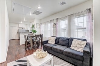 Building Photo - 2720 Truxillo St