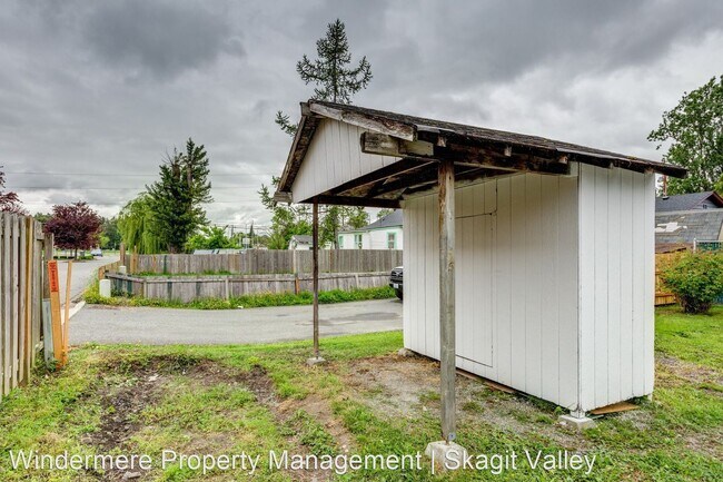 Building Photo - 2 br, 1 bath House - 301 Shadow Drive