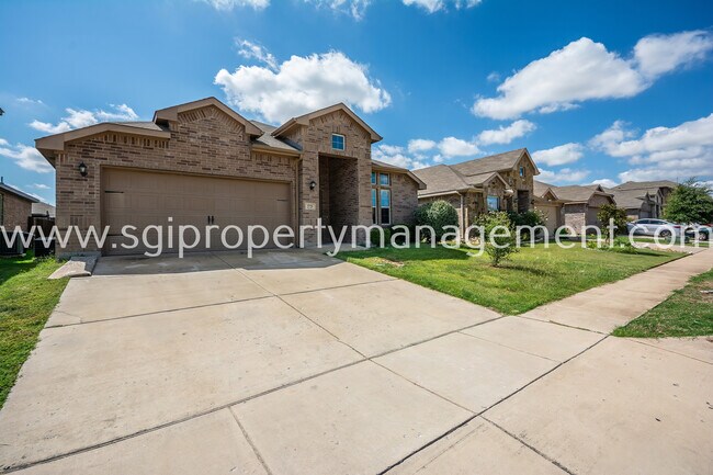 Foto del edificio - 2729 Adams Fall Ln