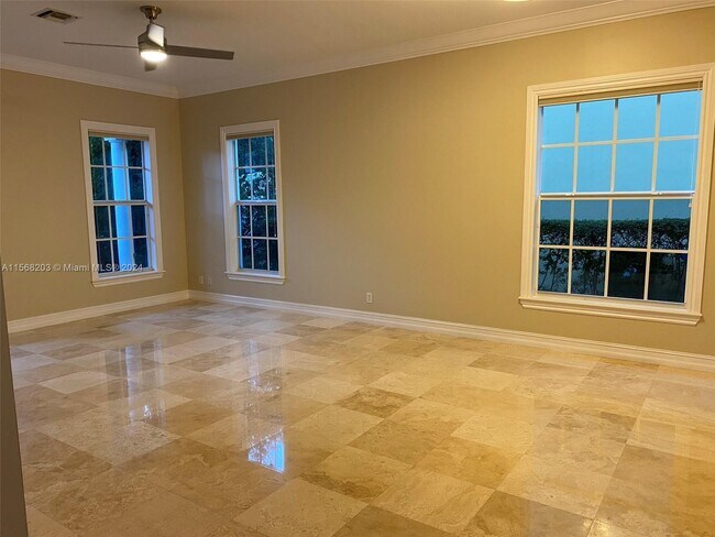 Foto del edificio - 1317 SW 23rd St