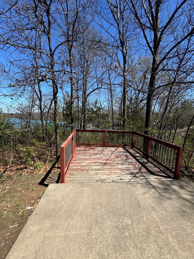 Building Photo - Spacious 3-bedroom, 2-bath home with a 2-car garage!