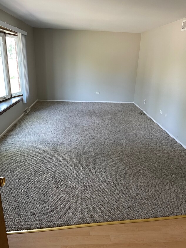 Living Room - 1040 Camellia Dr