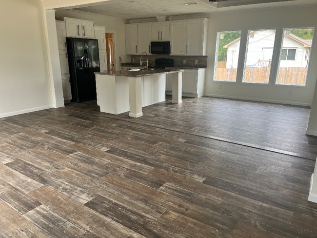 Building Photo - 2215 LA-134