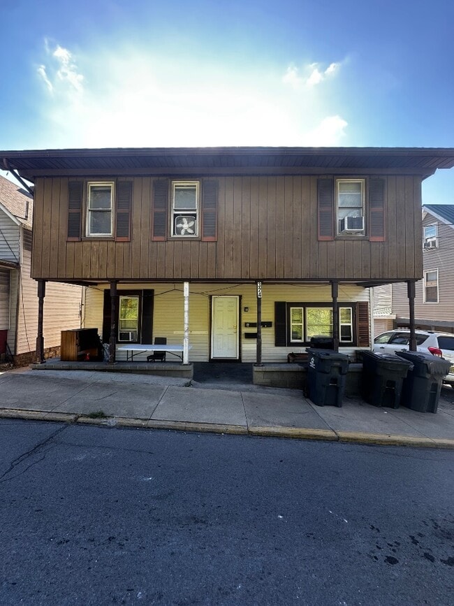Building Photo - 324 Stewart St