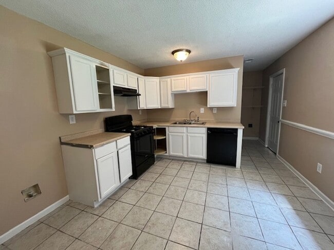 Building Photo - Renovated 3 Bedroom 1 Bath Home for Rent!!
