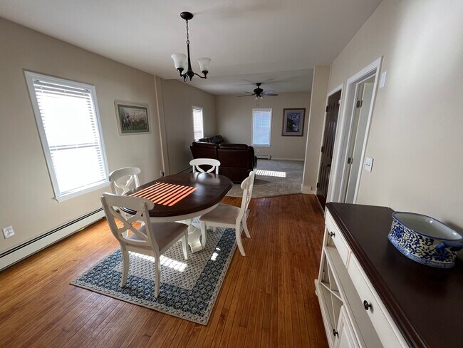 Foto del edificio - 329 Turner St