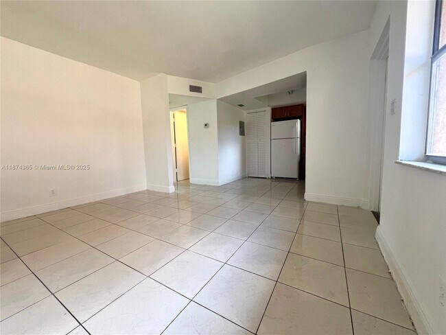 Foto del edificio - 101 NE 41st St