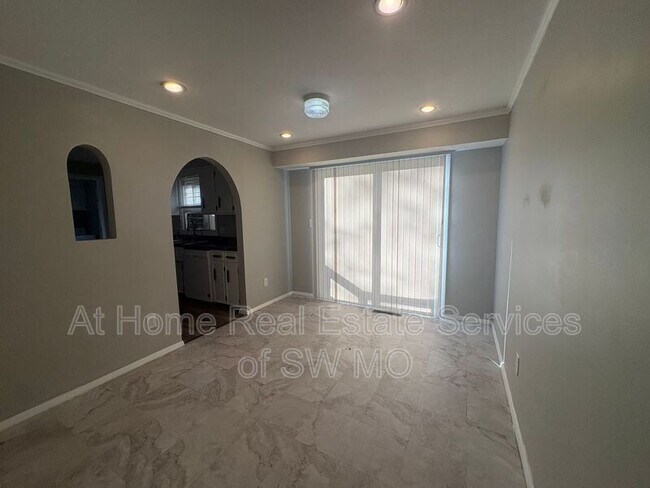 Foto del edificio - 1911 N Old Orchard Ave