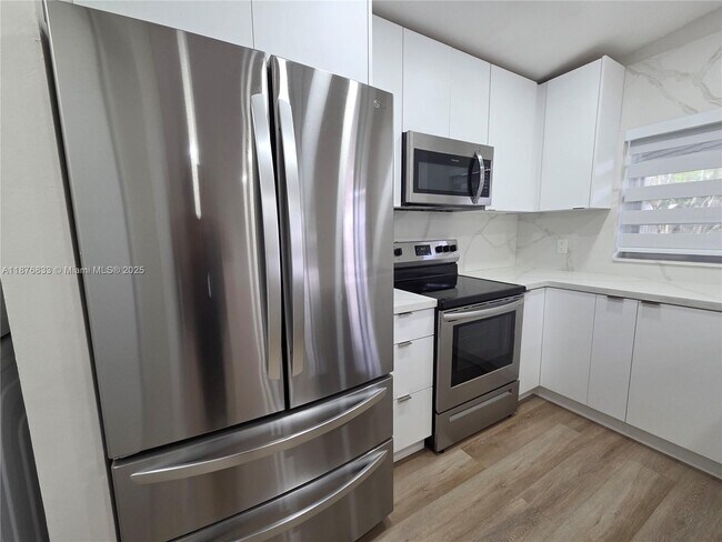 Foto del edificio - 15798 Woodgate Ct