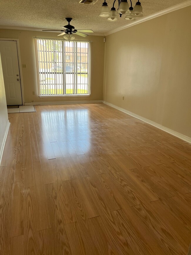 Foto del edificio - 7091 Perkins Place Ct