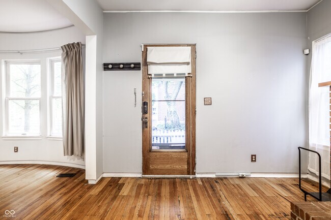 Building Photo - 612 Lockerbie St