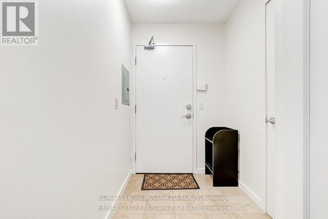 Building Photo - 208 Queens Quay W